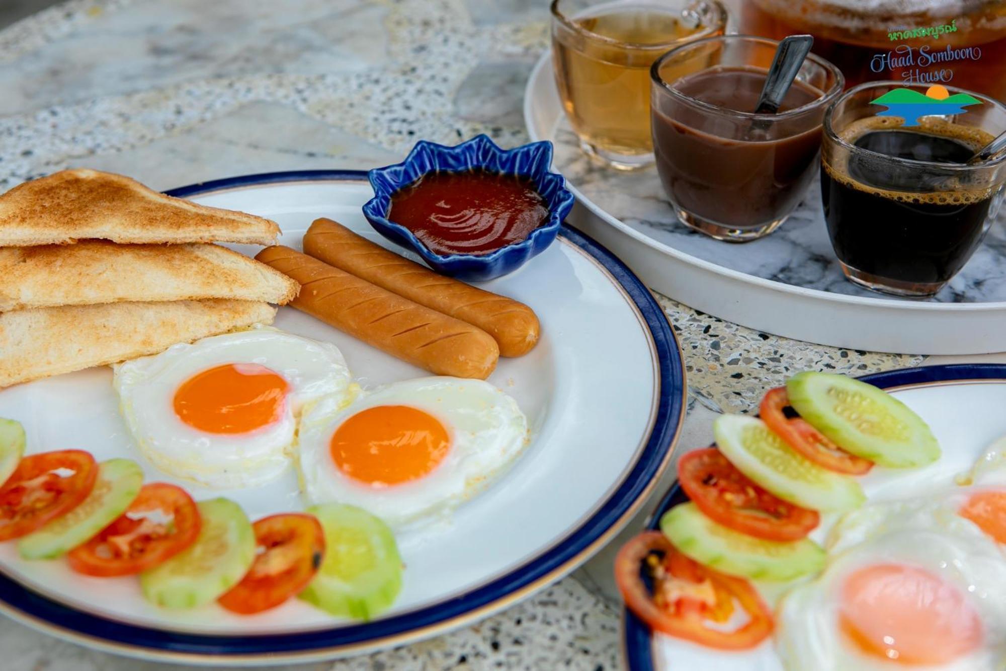 Haad Somboon House Hotel Bang Saphan Ngoại thất bức ảnh